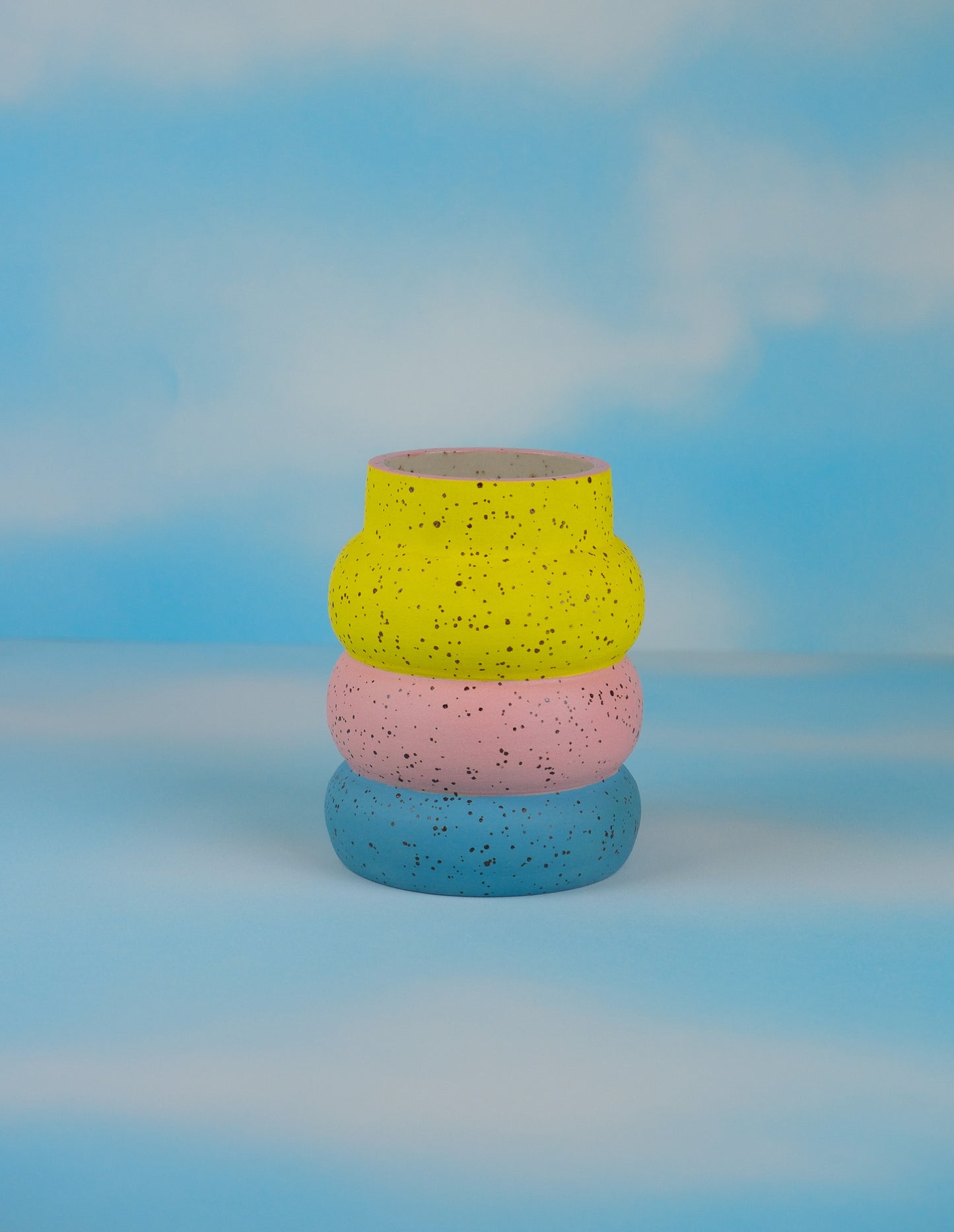 Curvy Stoneware Bud Vase - MINX Factory