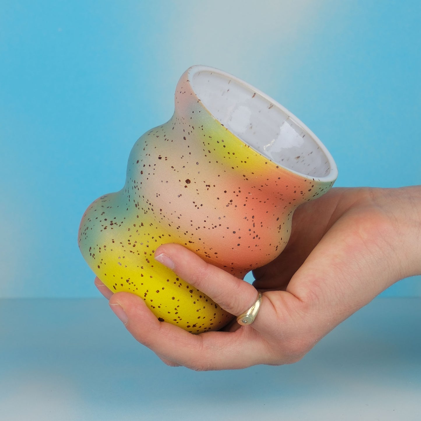 Color Cloud Wiggle Cup