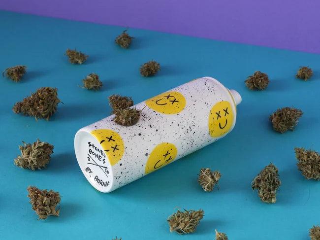 PRE- ORDER / Smiley Pipe Spray can - MINX Factory