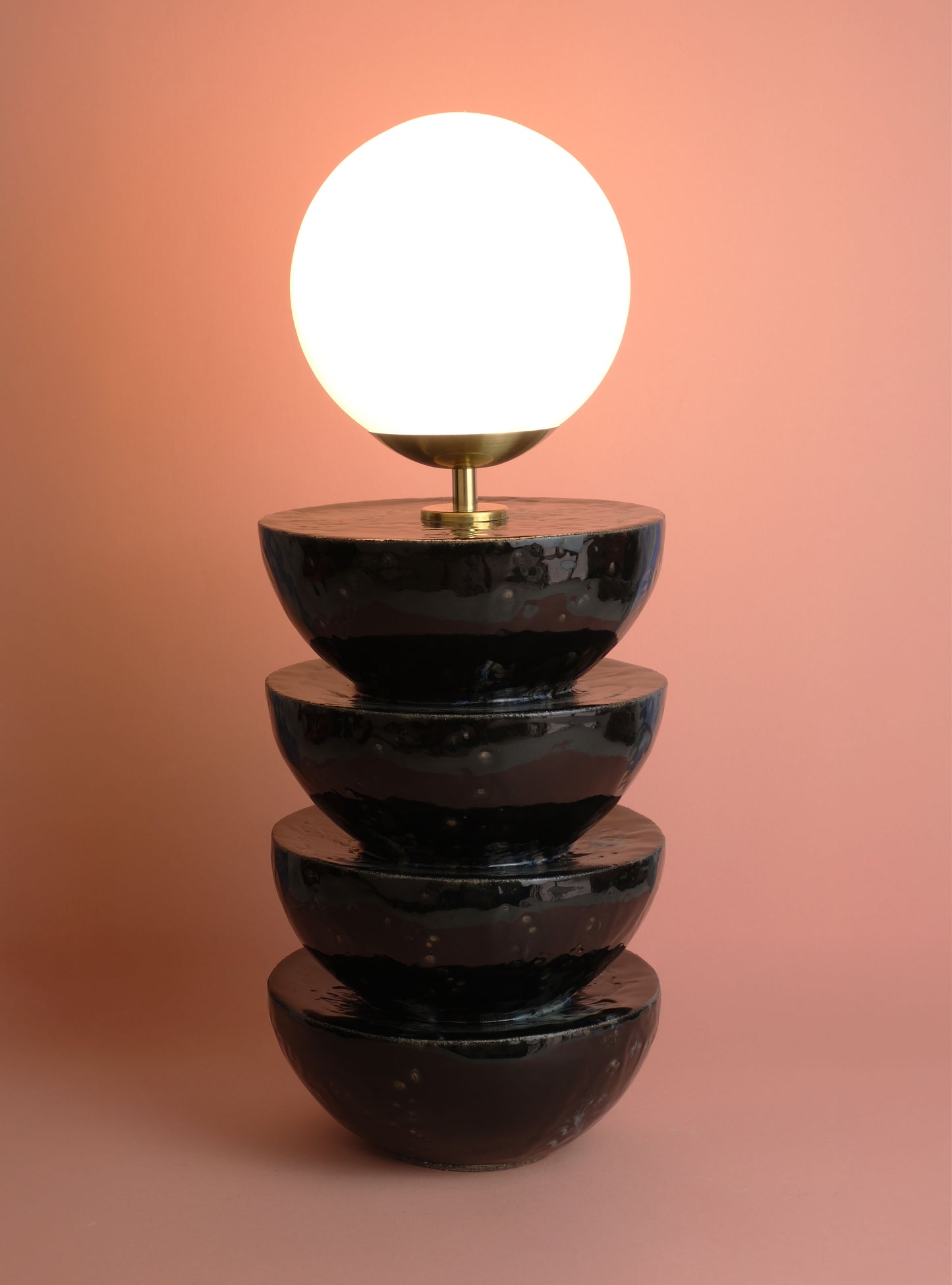 Obsidian totem lamp